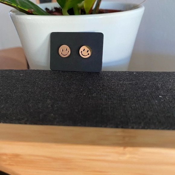 Happy Face Tiny Gold Tone  Stud Earrings Pierced - Picture 2 of 3